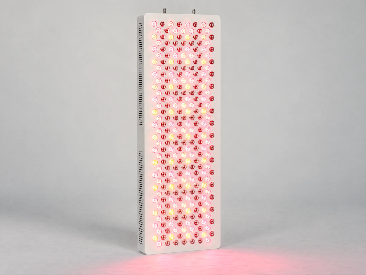 ESPEKTRON LED 8 encendido, con la luz roja de sus lentes